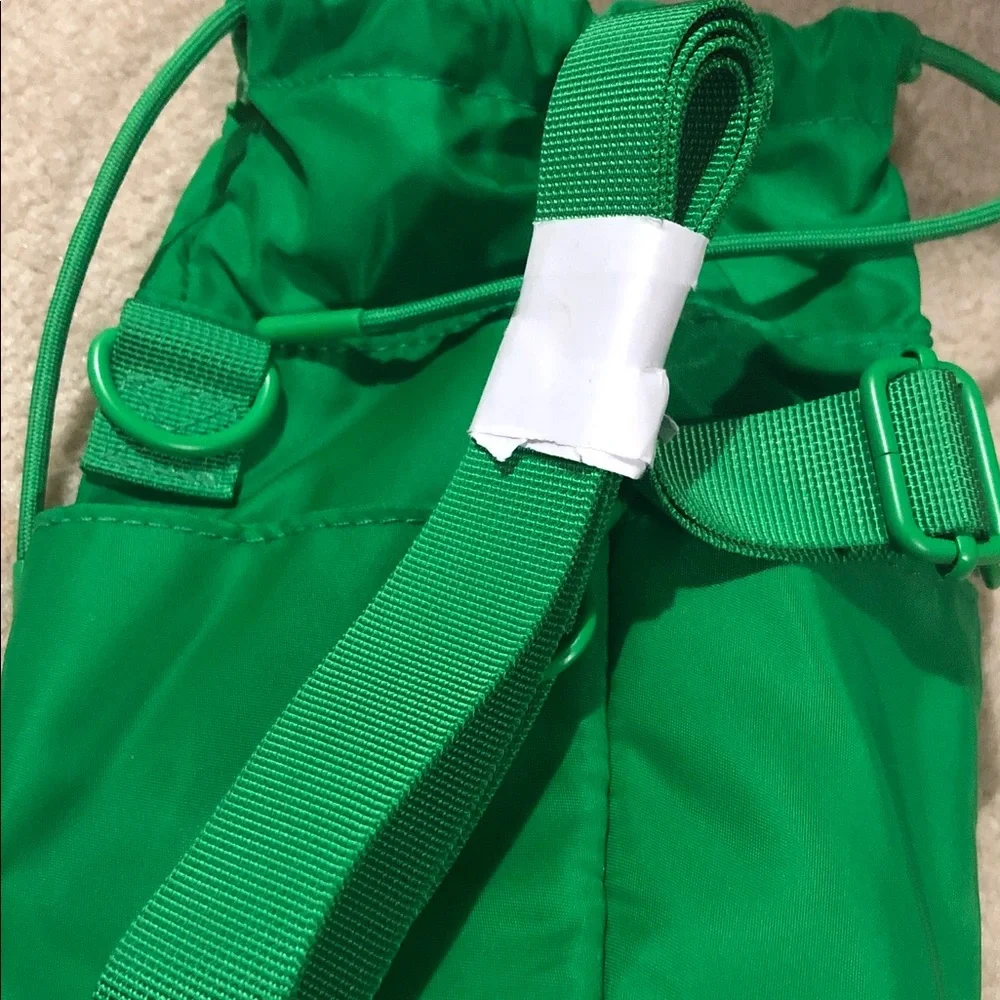 🆕Drunk Elephant NWOT, Kelly green, cross body bag w/pocket, drawstring + belt - Picture 5 of 6